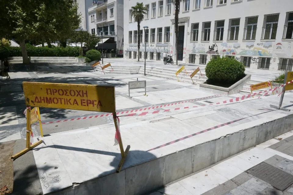 «Λίφτινγκ» στην πλατεία Ταχυδρομείου