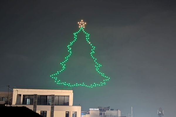symfoniki-drone-show-r-152C38CAD4-29E2-04FD-65D4-B9885AC7B990.jpg
